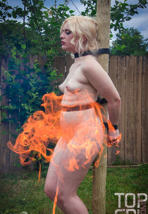 18 year old girl Barbie Bree strips to pink leg warmers in her bedroom